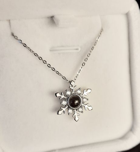 Customer photo review of Schneeflocken-Kette mit Wunschfoto