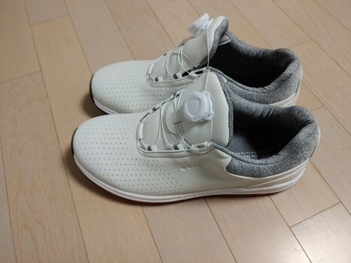 Customer photo review of 🔥Free Shipping-Colapa Spikeless Golf Shoes
