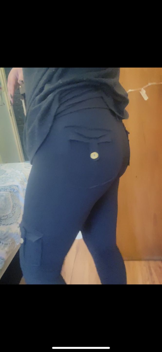 Customer photo review of TNG Cargo Leggings - Black