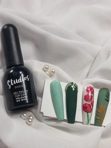 Customer photo review of Gel Polish Studios Didier  Velours Top coat No wipe  8 ml