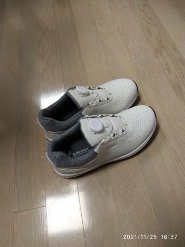 Customer photo review of 🔥Free Shipping-Colapa Spikeless Golf Shoes