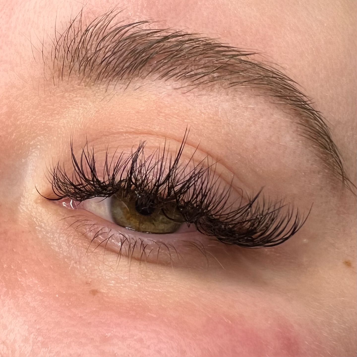 Customer photo review of SUPER BONDER FOR LASH EXTENSIONS