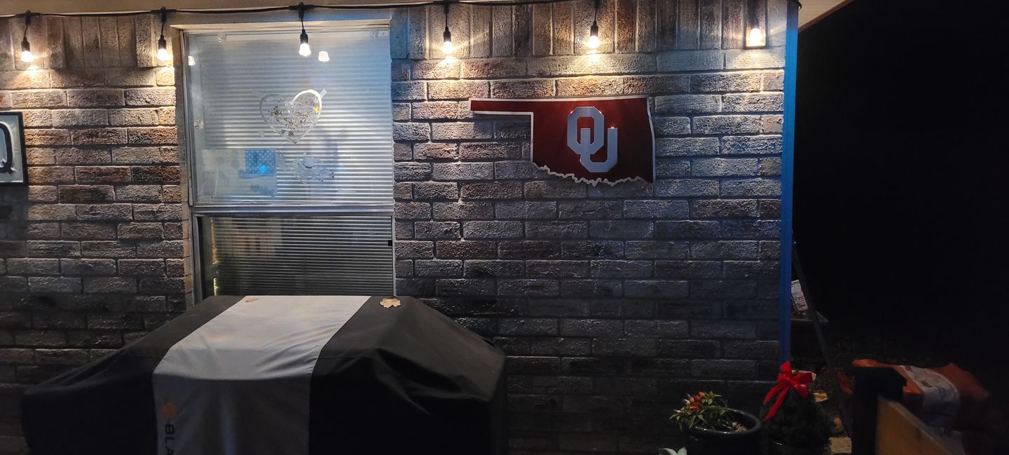Customer photo review of Oklahoma Sooners "OU on State" Vintage 3D Metal Art