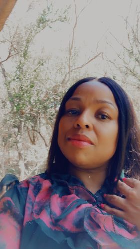 Customer photo review of YOLANDA - Brazilian Middle Part Lace Wig