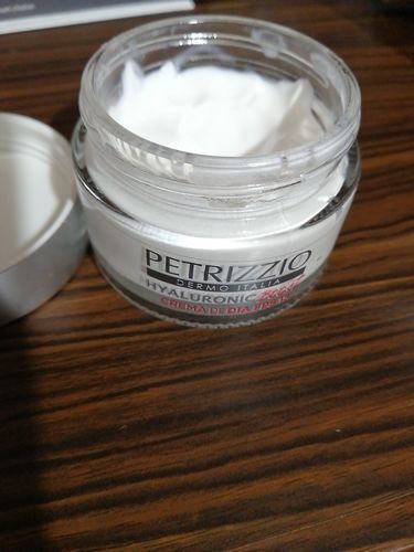 Customer photo review of Set de Cremas Antiarrugas Día + Noche Petrizzio Hyaluronic Boost 50 gr