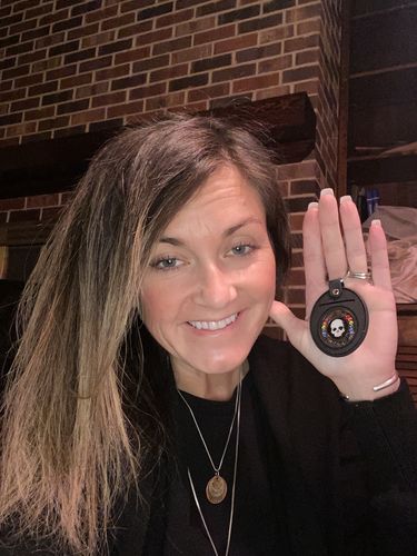 Customer photo review of Grateful I'm Not Dead AA/NA Crystallized Recovery Medallion - Black / Swarovski Rainbow