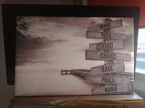 Customer photo review of Lienzo Muelle de Madera con Nombres Personalizados