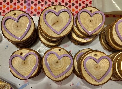 Customer photo review of Unfinished Wooden Border Hollow Frame Heart Silhoutte - Craft- up to 24" DIY