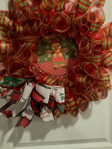 Customer photo review of Wreath Sign, 10" Round Vinyl Decal - Christmas Gingerbread - DECOE-071-Vinyl, DecoExchange, Sign For Wreath