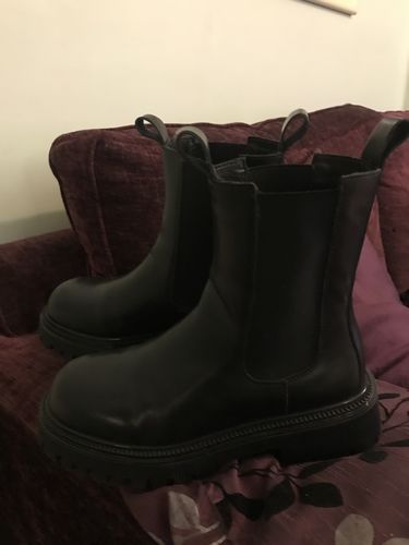 Customer photo review of Leather Women Solid Color Round Toe Thick Sole Boots