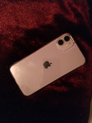 Customer photo review of Apple iPhone 11 Refurbished SIM Free