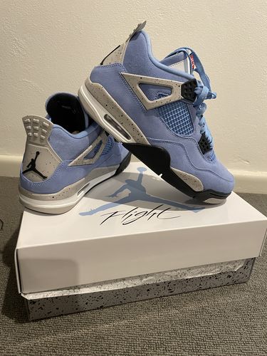 Customer photo review of Nike Air Jordan 4 Retro 'University Blue'
