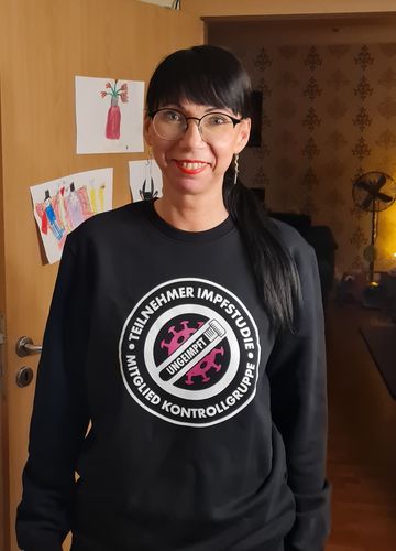 Customer photo review of KENFM ORGANIC SWEATER MÄDELS • IMPFSTUDIE TEILNEHMER KONTROLLGRUPPE