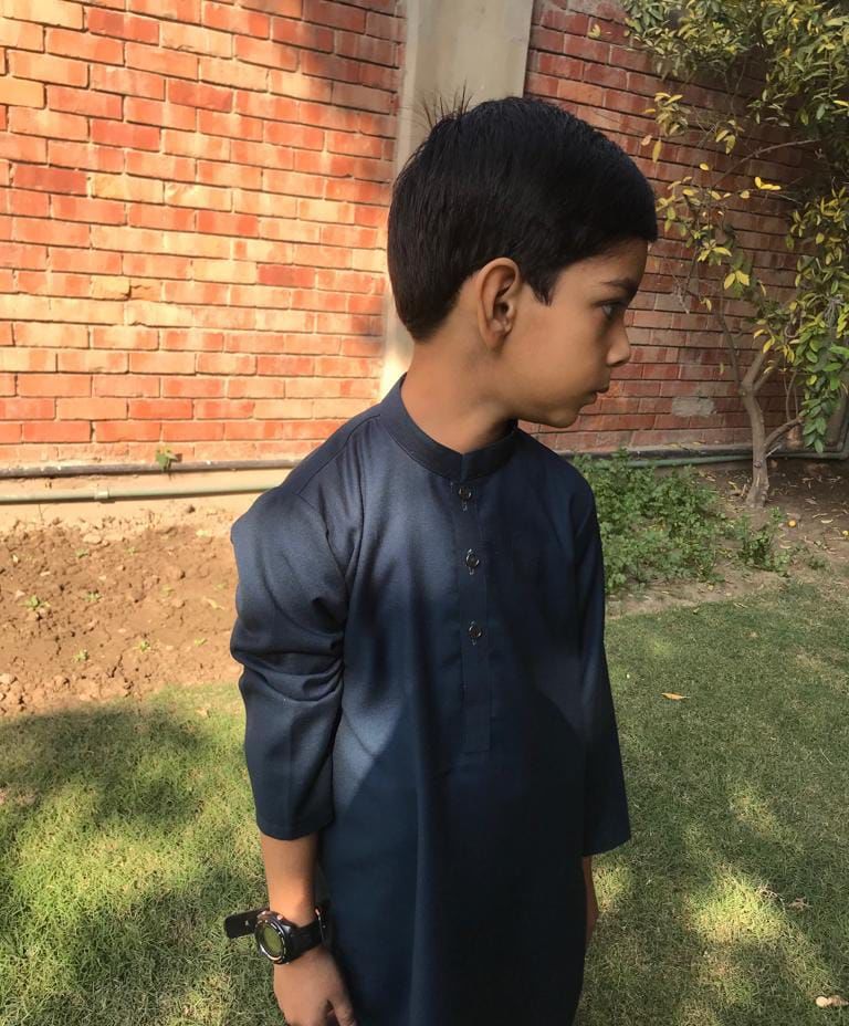 Customer photo review of TR SUITING 2 - Royal Blue