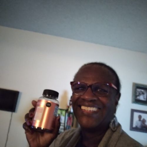 Customer photo review of QUEEN ESSENTIALS- Women's Daily Multi-Vitamin (plant-based) Gummies (45 Day Supply/ .55 Cent A Day) CLICK HERE