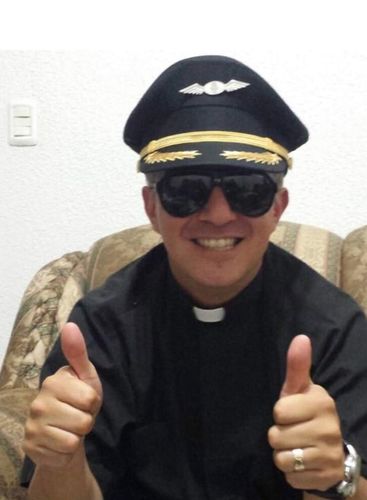 Customer photo review of Clerical Negra / Manga Corta