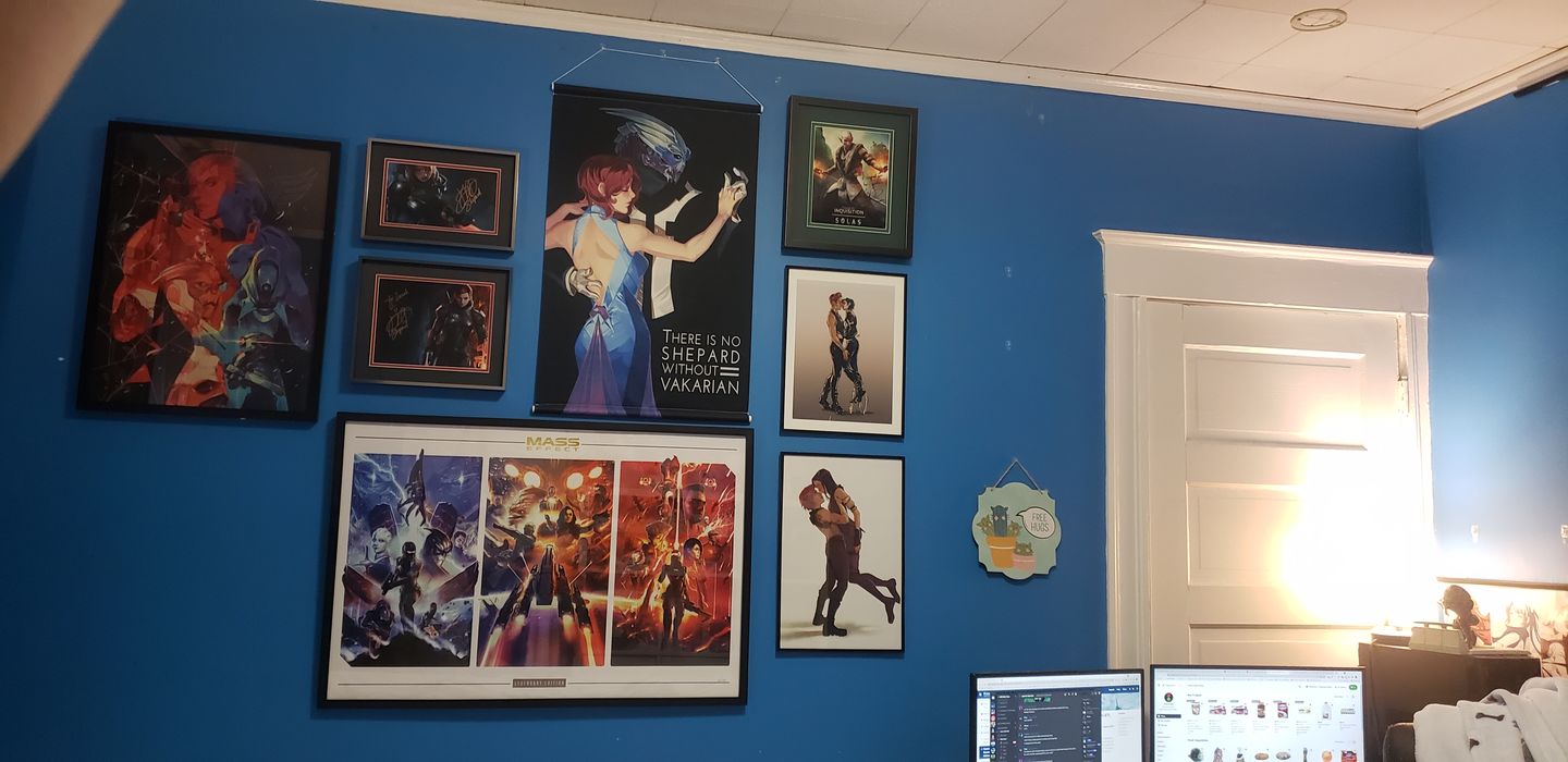 Customer photo review of Mass Effect - Limited Edition Shepard Legendary Art Print UNSIGNED