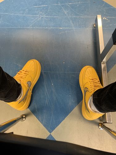 nike air force ze zlotym