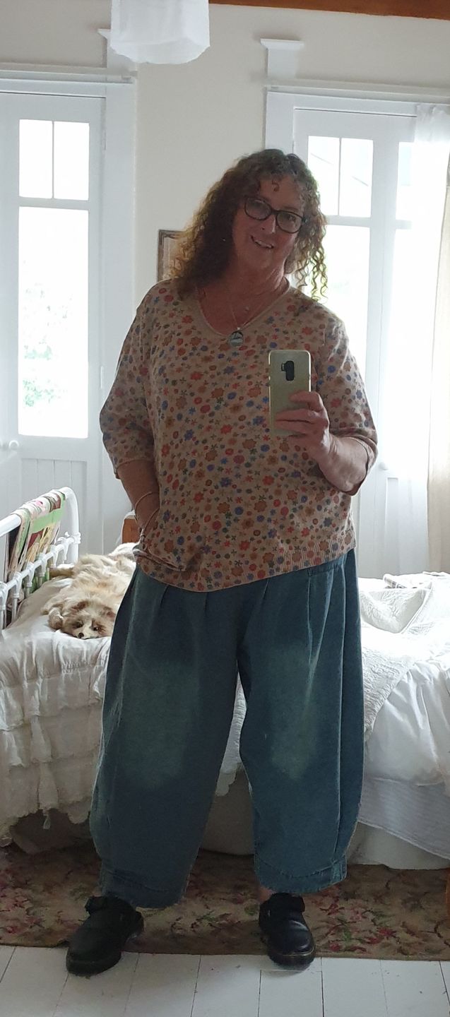 Customer photo review of Plus Size - Simple Pure Color Loose Jeans