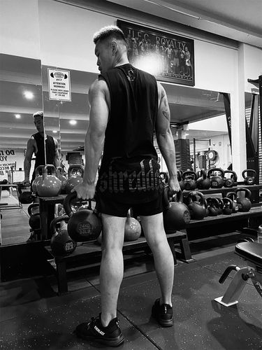 Customer photo review of CONTRAST - Longline Muscle Tank top - Stealth Black/Black
