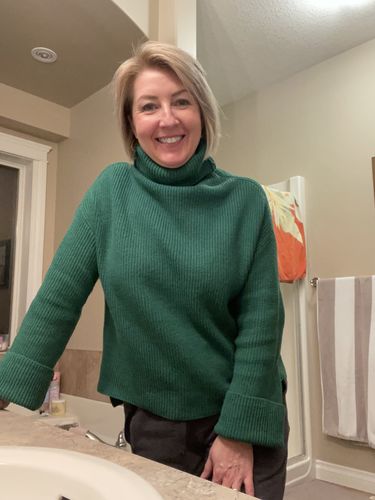 Customer photo review of My Cozy Turtleneck Sweater (Emerald)