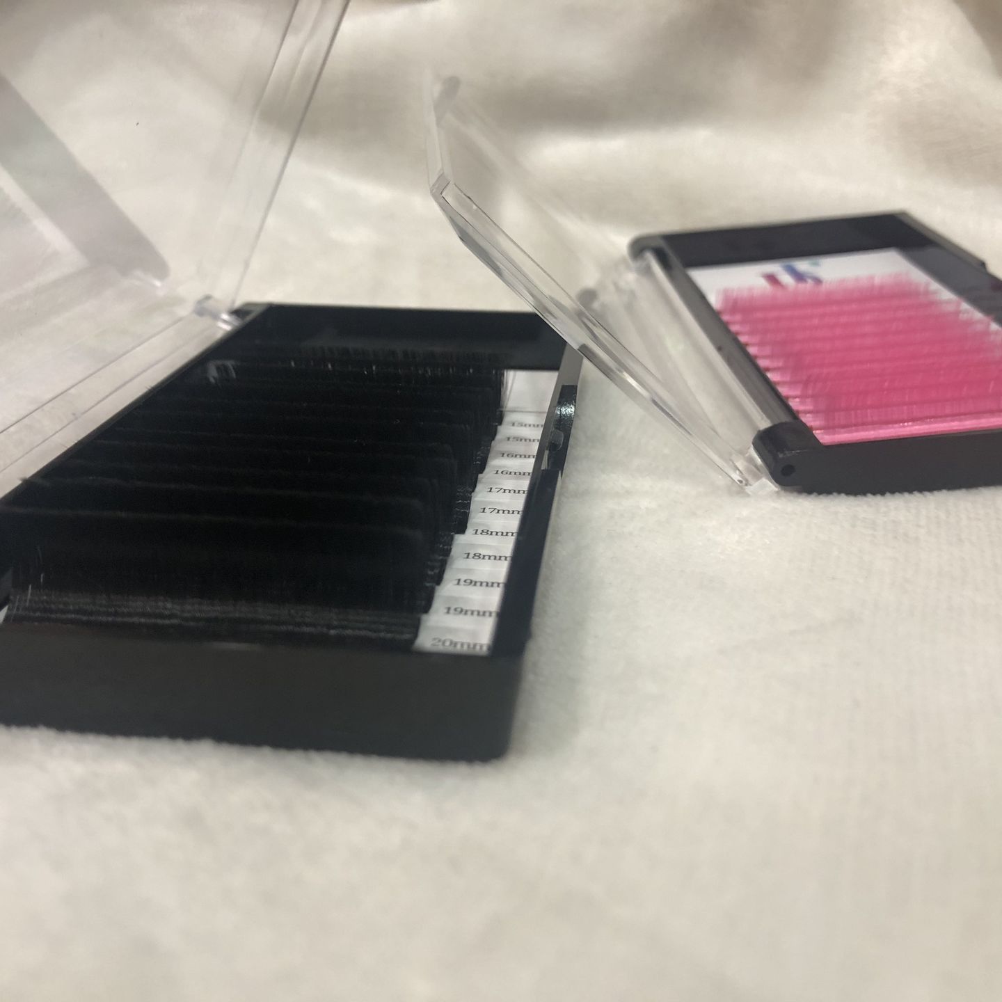Customer photo review of Super Easy Fan Lash Extensions 0.05mm