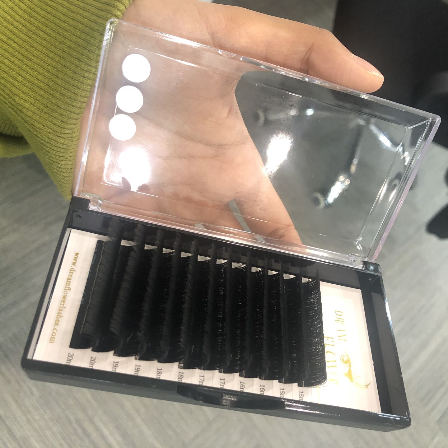 Customer photo review of Super Easy Fan Lash Extensions 0.05mm