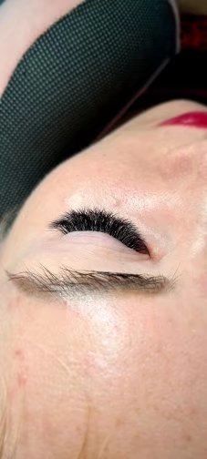 Customer photo review of M Curl Eyelash Extensions