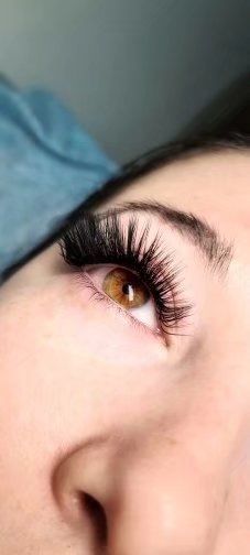 Customer photo review of M Curl Eyelash Extensions