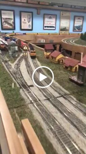 Customer video review of Rapido Trains 83611 EMD F40PH Phase 2, Ditch Lights - LokSound 5 and DCC -- Rio Grande Ski Train 242 (Aspen Gold, silver), HO