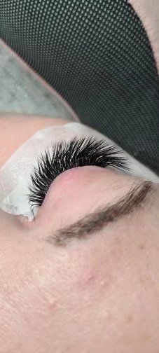 Customer photo review of M Curl Eyelash Extensions