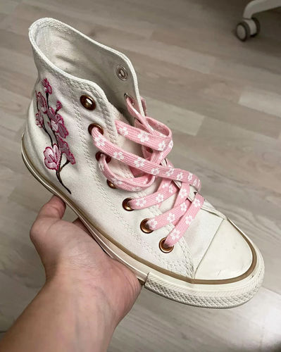 Customer photo review of Sakura Shoe Laces