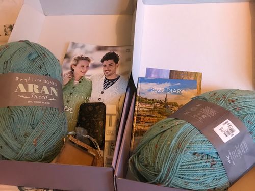Customer photo review of 2021 Special Edition Adult Aran Box!