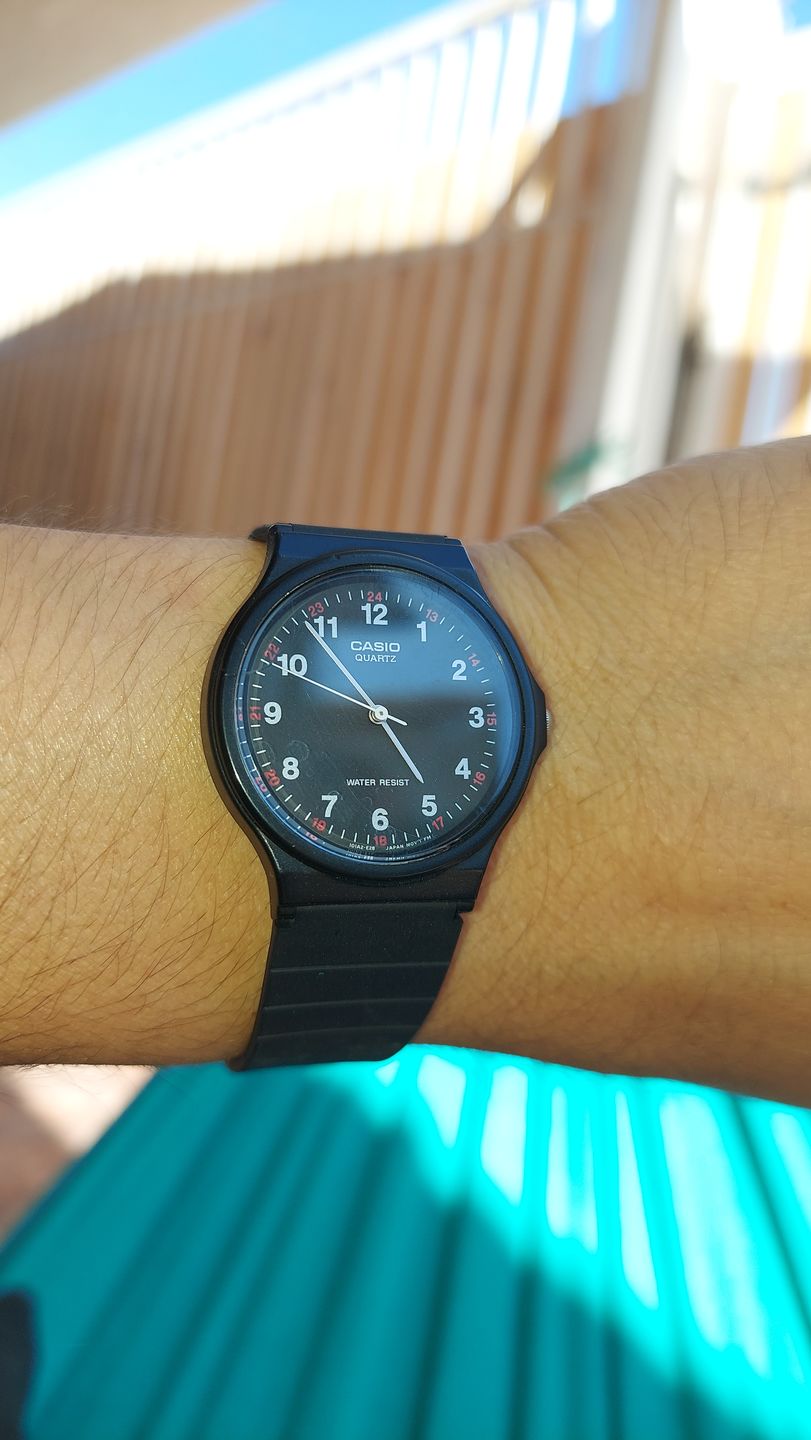Customer photo review of Reloj Casio Vintage MQ-24-1BLDF Negro Números