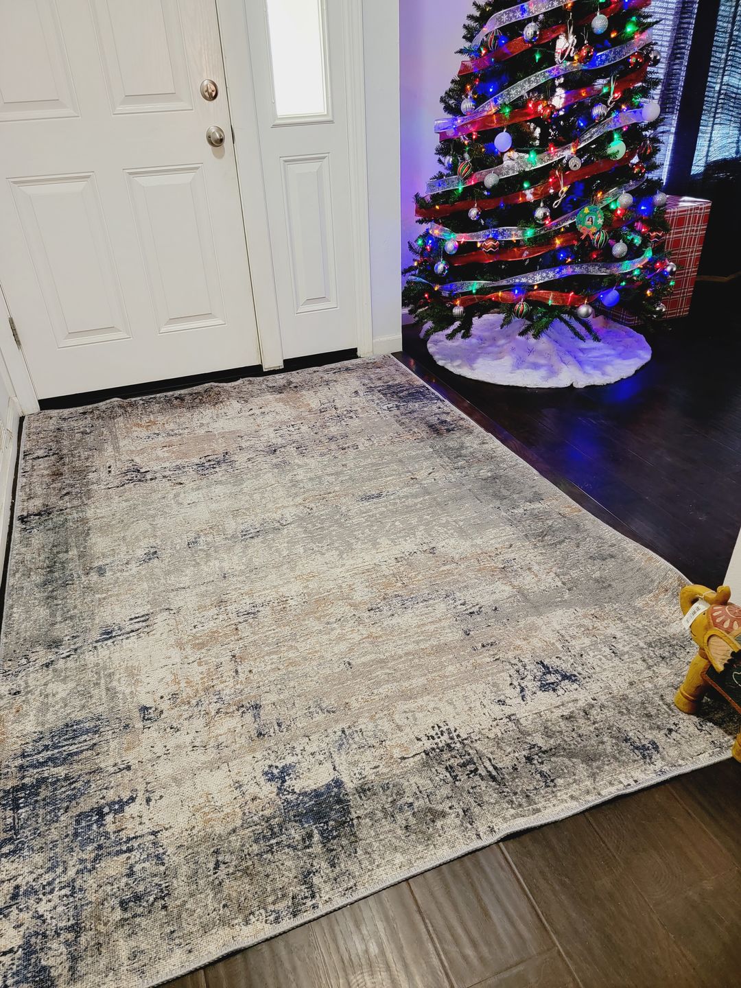 Customer photo review of Abstract Border Echo Blue Grey Rug