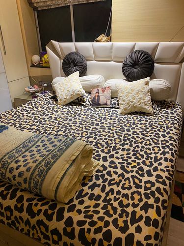 Customer photo review of Elastic Bedsheet, King Size