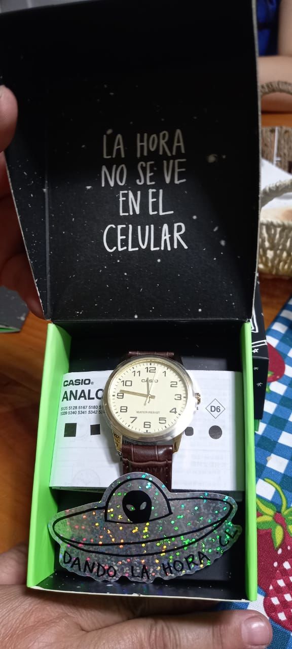Customer photo review of Reloj Casio Análogo MTP-V001GL-9BUDF Dorado Correa de Cuero