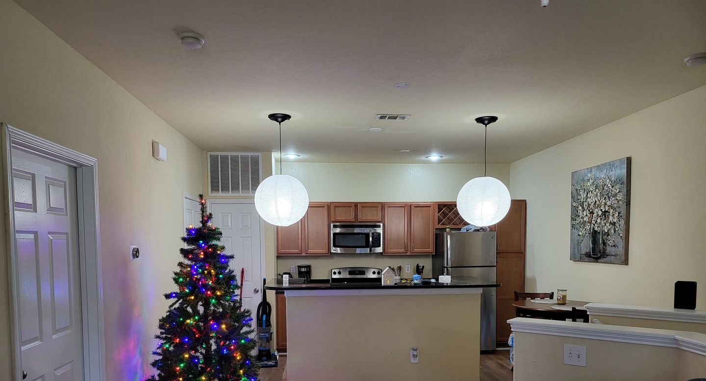 Customer photo review of 20" White Fine Line Premium Even Ribbing Paper Lantern, Extra Sturdy