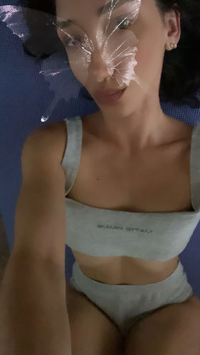 Maria M. review of Frame Bra 1 In Grey image 1 out of 1