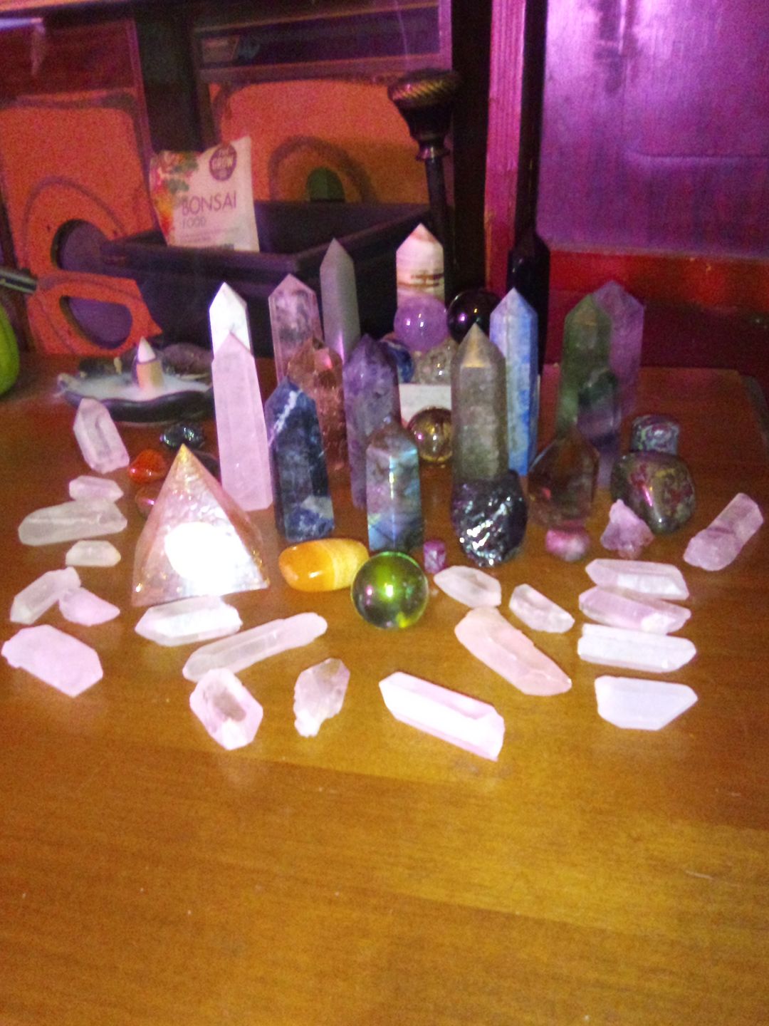 Customer photo review of 45 Crystal Super Pack - 16 Points, 9 Spheres & 20 Quartz Shards