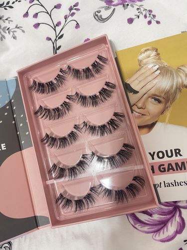 Customer photo review of And so it begins - Starter Set (mit schwarzem Wimpernkleber)