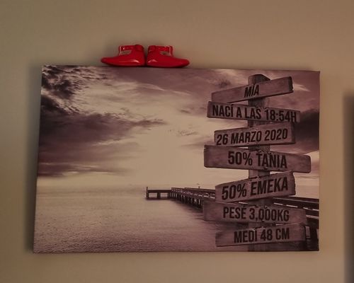 Customer photo review of Lienzo Muelle de Madera con Nombres Personalizados