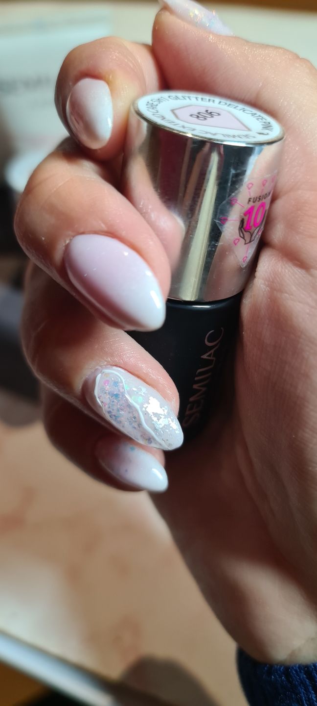Customer photo review of Semilac Extend Care Base 5in1 806 Glitter Delicate Pink 7ml