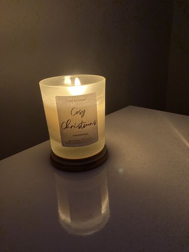 Customer photo review of “Cosy Christmas" Gingerbread Scented Candle in Luxury Jar