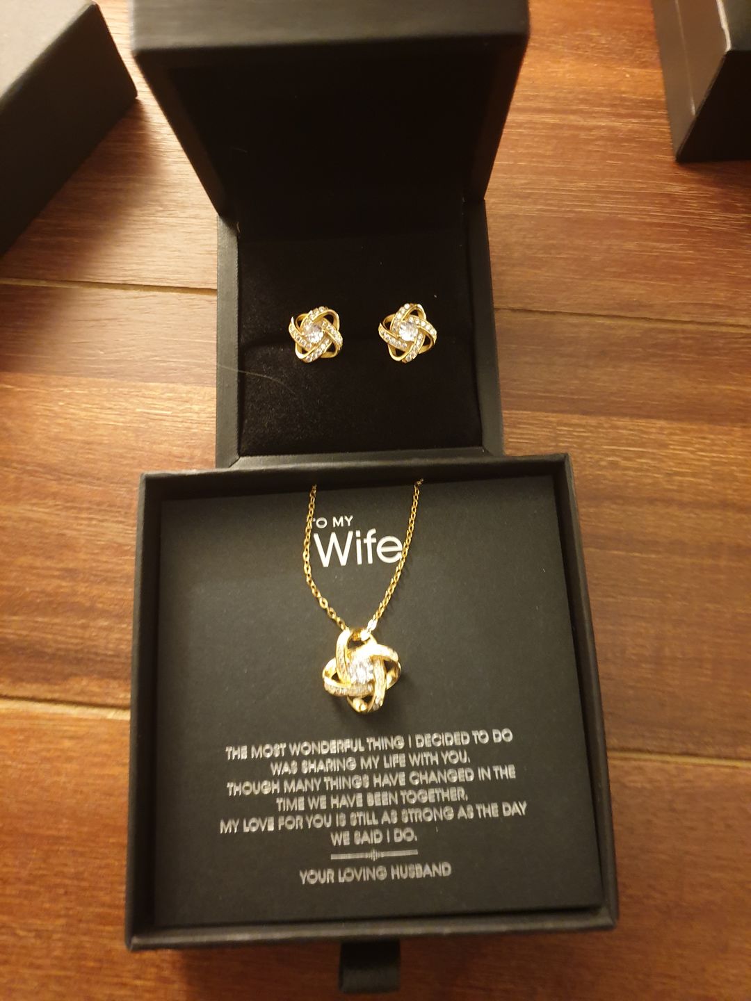 Customer photo review of To My Wonderful Wife Silver Love knot necklace