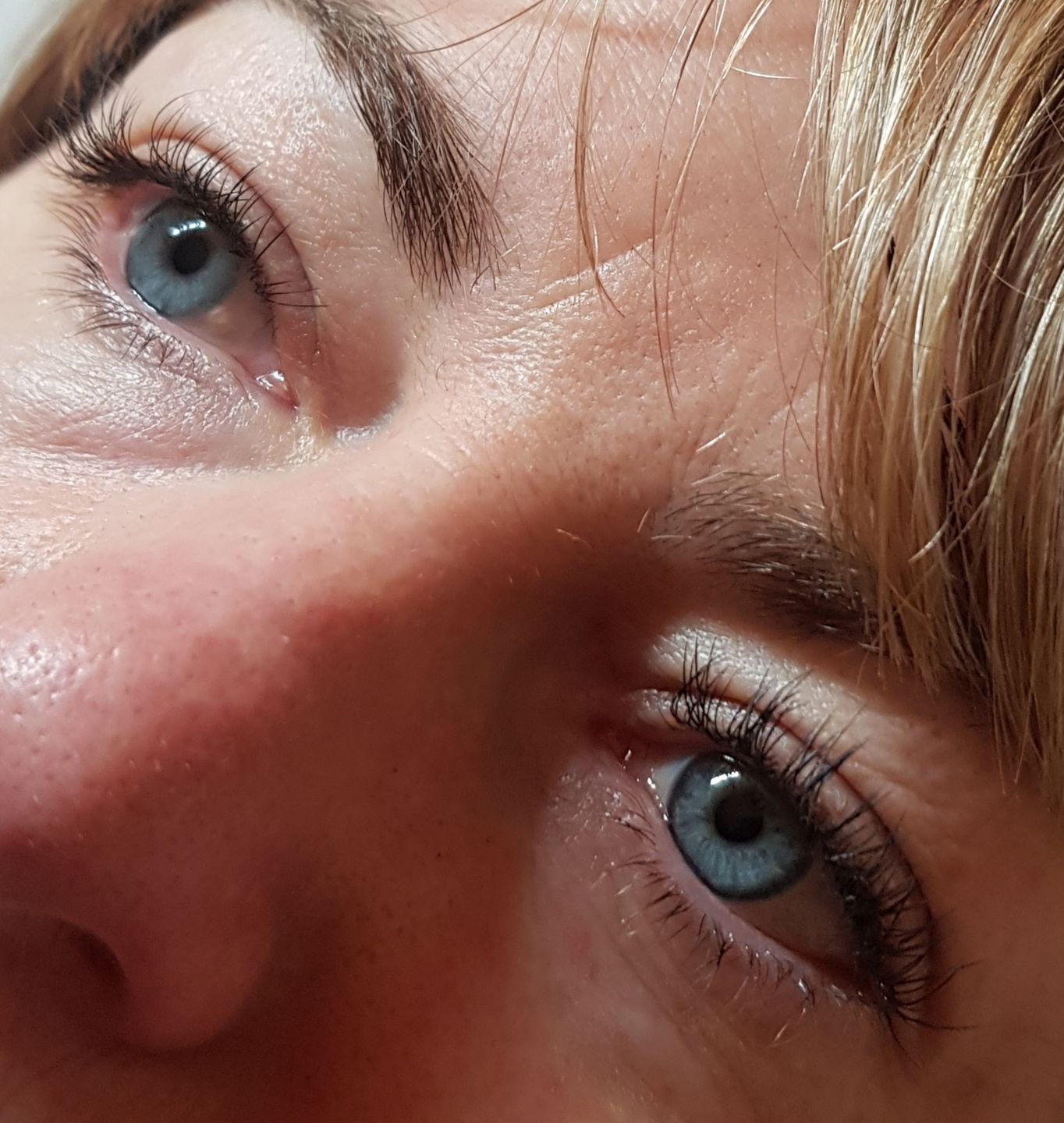 Customer photo review of 0.15 Flat Split Tip Cashmere Eyelash Extensions (16 lines)