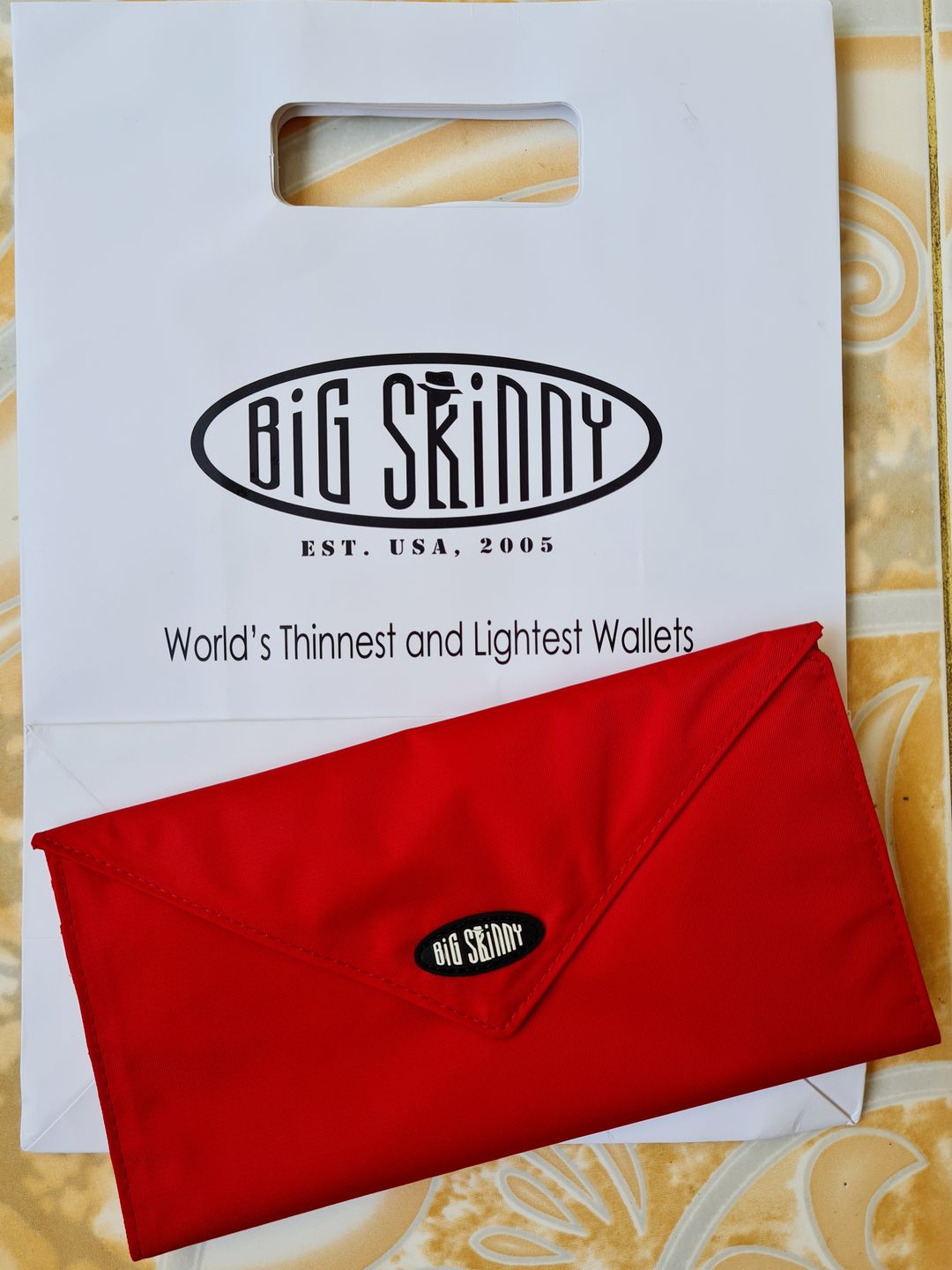 Customer photo review of Slimvelope Red