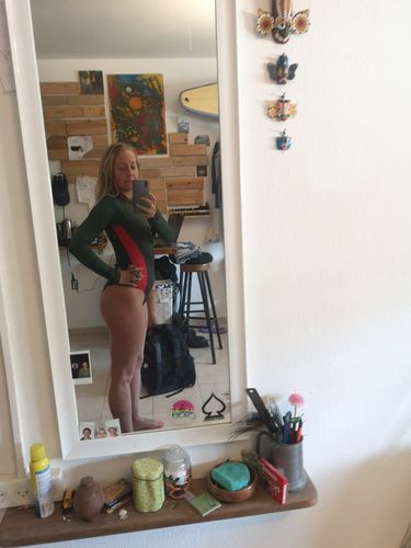 Customer photo review of G Sleeve Rush - Long Sleeve Swimwear