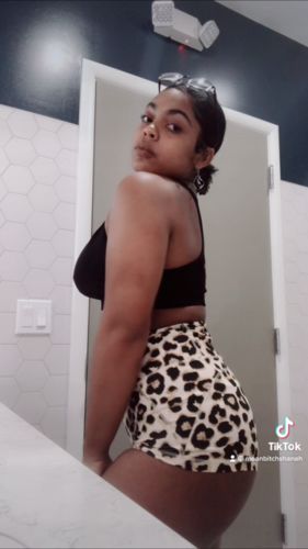 Customer photo review of High-Rise Butt Lift Active Shorts - Cheetah