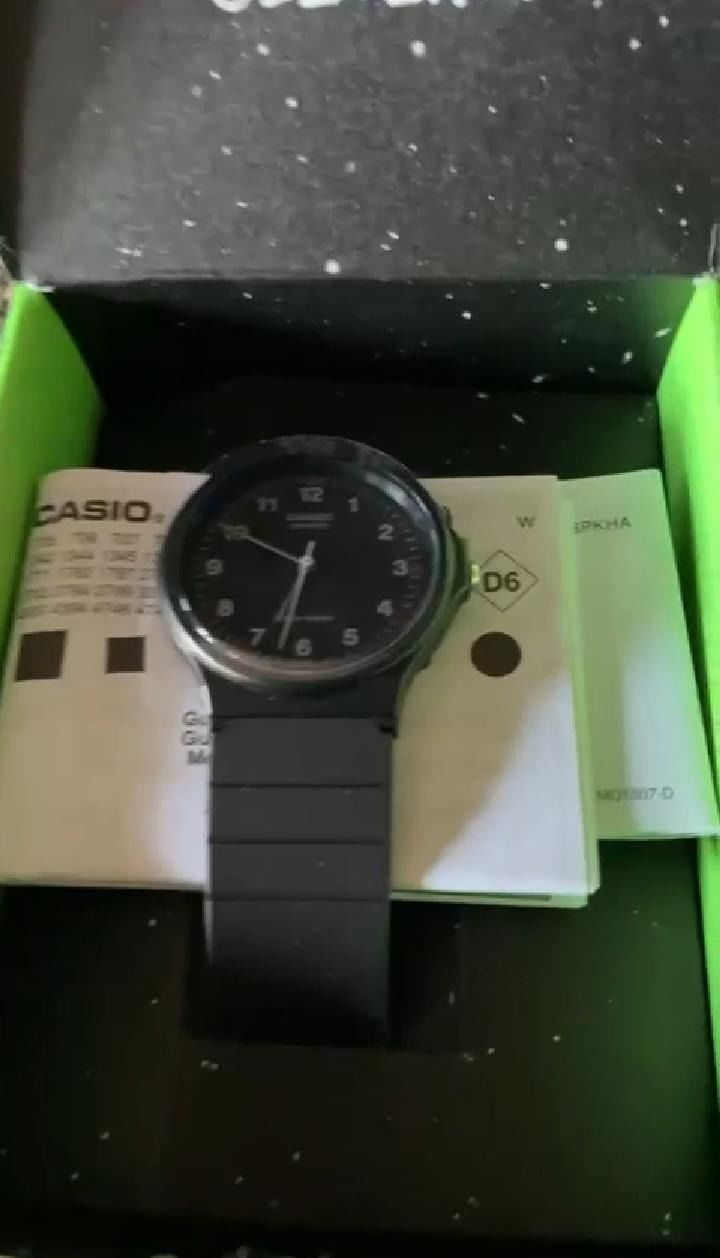 Customer photo review of Reloj Casio Vintage MQ-24-1BLDF Negro Números